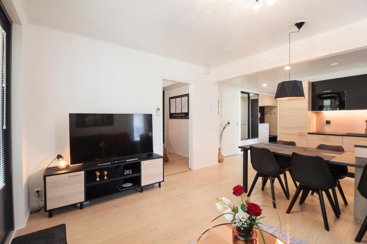 Apartment Tuomenkartano B1 Iso Huoneisto Saunalla 卡拉约基 外观 照片