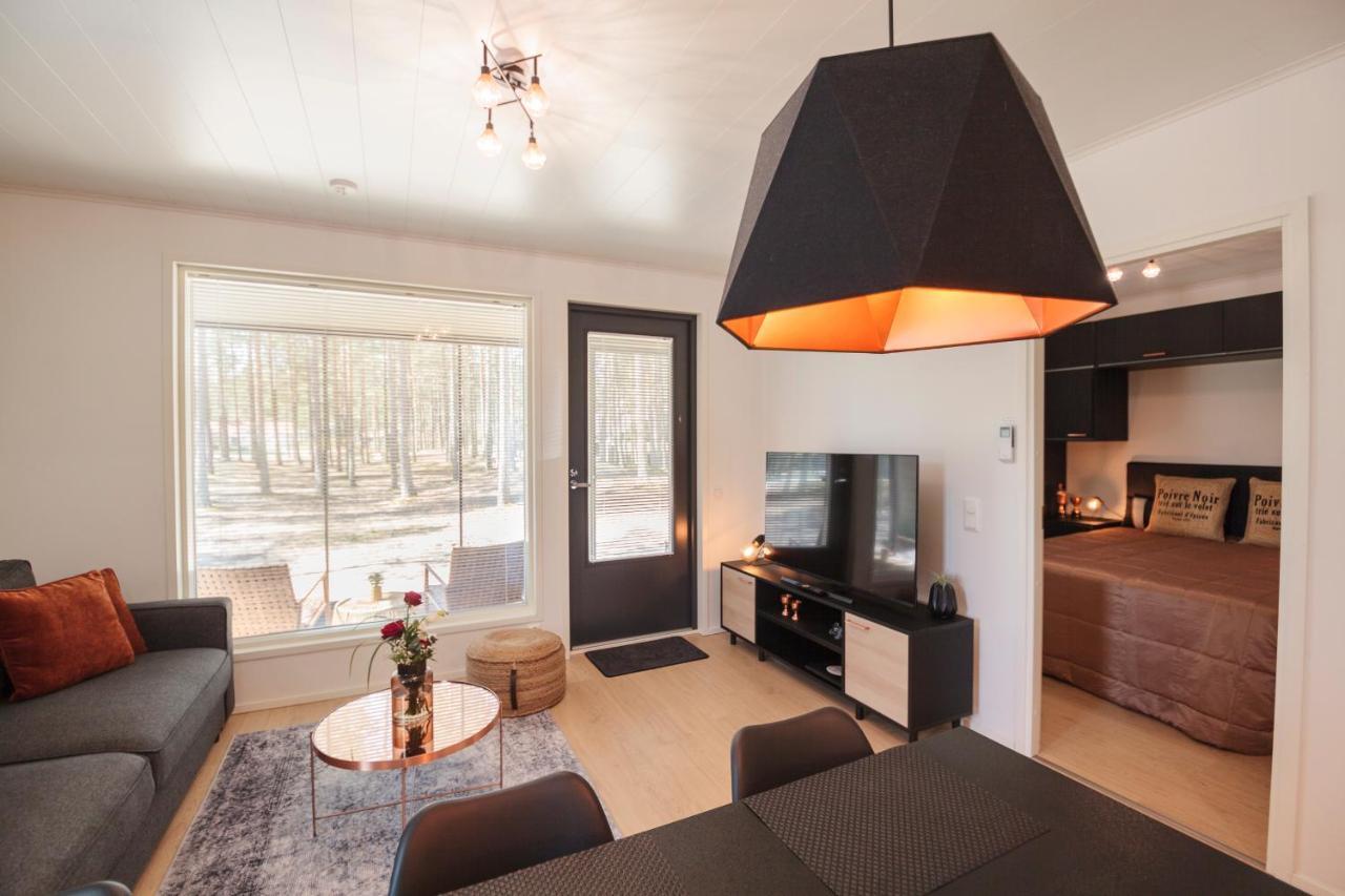 Apartment Tuomenkartano B1 Iso Huoneisto Saunalla 卡拉约基 外观 照片